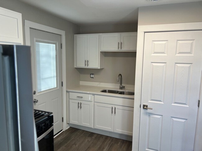 Photo - 2 Bedroom House for Rent in Lake Station