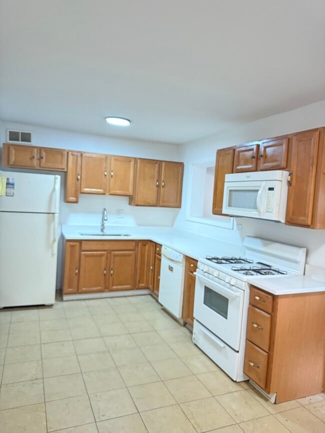 Photo - 533 Redwood Rd