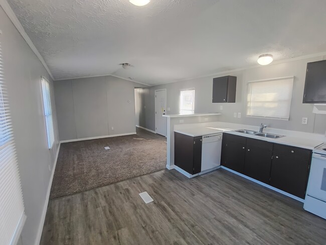 Photo - 42 Deerwood Park