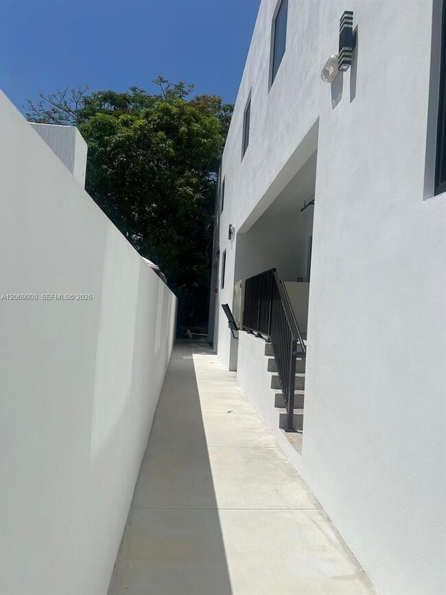 Photo - 1860 NW 19th St Unidad 101