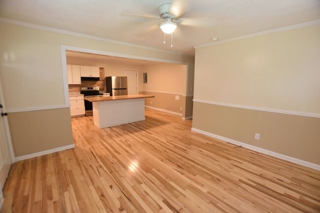 Photo - 1581 Charter Dr
