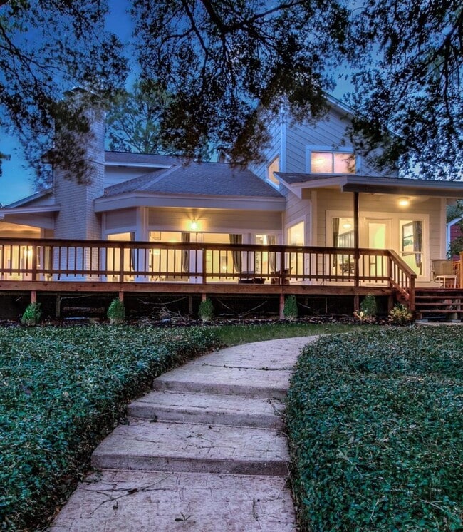 Building Photo - 8311 Amber Cove Dr