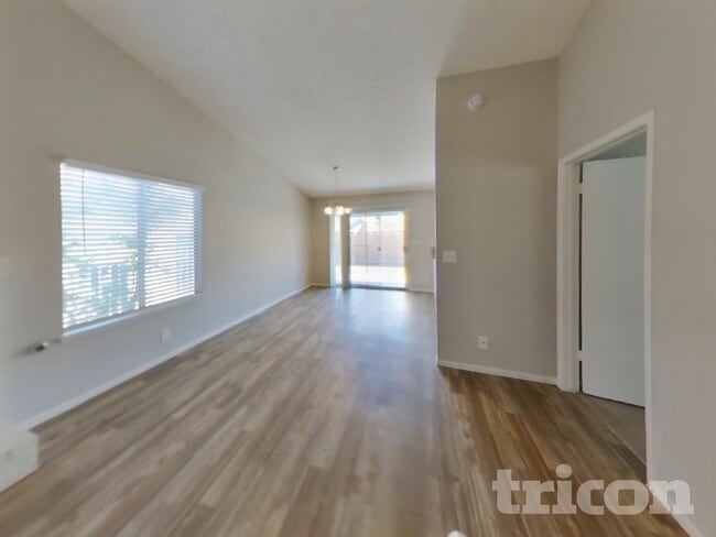 Photo - 1833 Ridgefield Dr