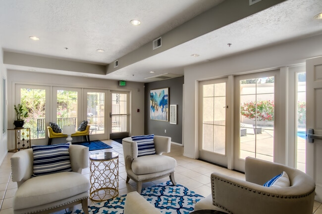 Huning Castle Apartments