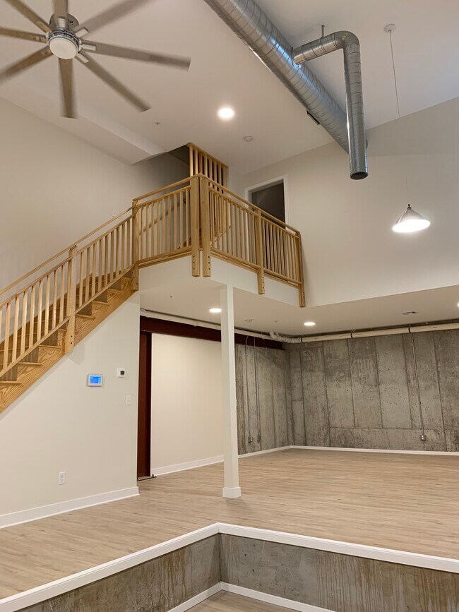 35 Woodside Pl Unit Second floor