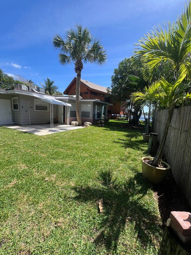 Photo - Cozy 2/1 home steps to the intercoastal!
