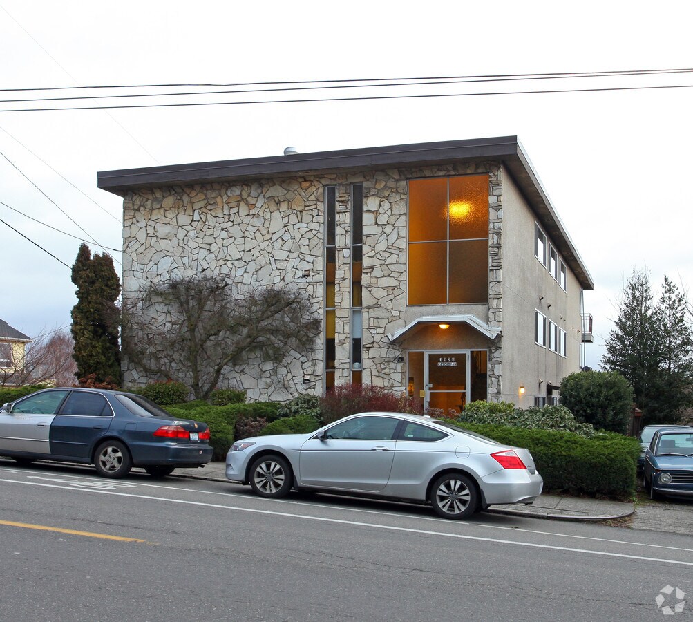 Photo - Cascadian Apartments