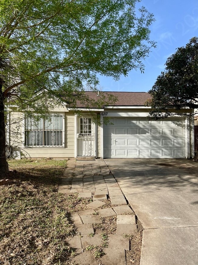 Building Photo - 6317 Village Club Rental