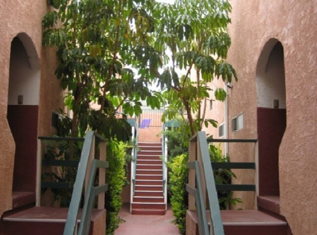 Photo - 1614 E Broadway Long Beach, CA 90802