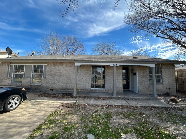 Photo - Discover the home and live like royalty!