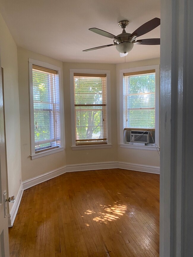 Photo - 4532 S Francisco Ave Unit 2