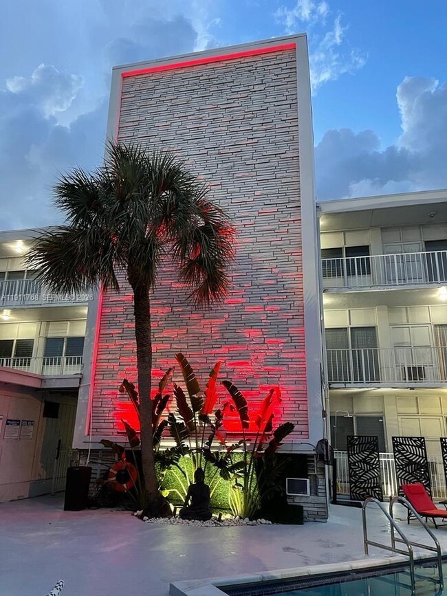 Building Photo - 2101 Normandy Dr Unit 216