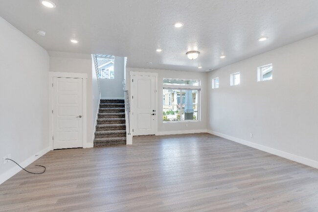 Photo - 39 Baker Spg Cv