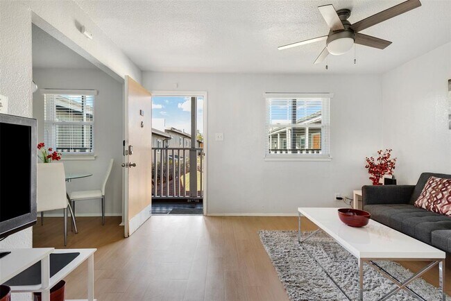 Photo - 2401 Manor Rd Unit 209