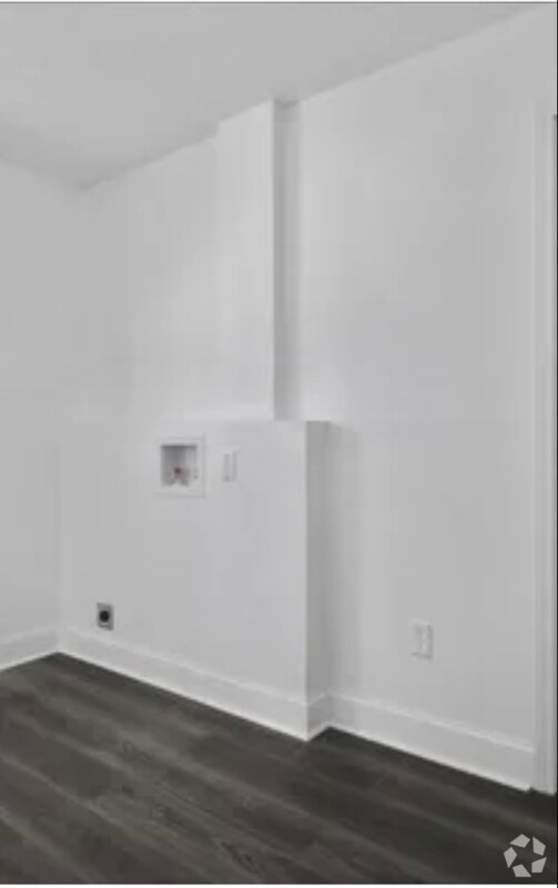 Building Photo - 555 W North St Rental