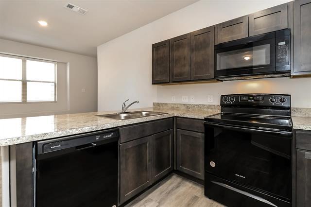 Photo - 5700 Willamette Dr