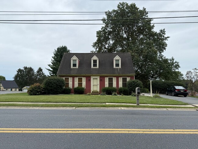 Photo - Beautiful 3 Bedroom Single Family Home in ...
