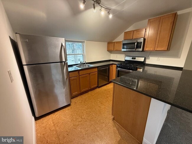 Building Photo - 2616 Arlington Blvd