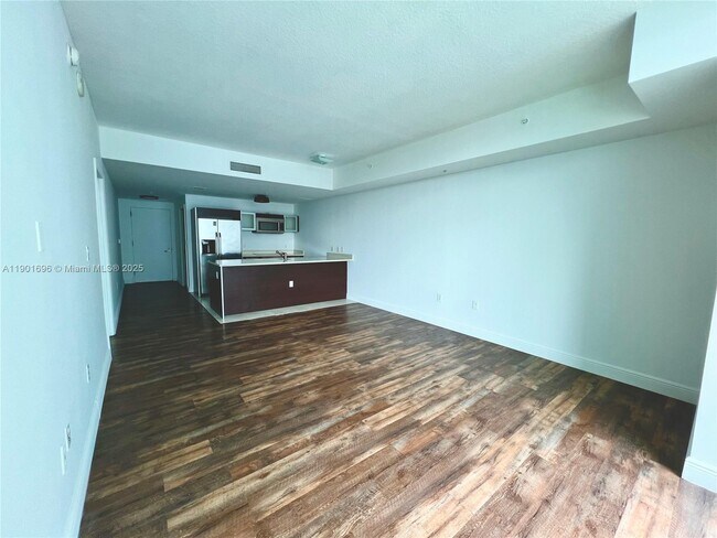 Photo - 1900 N Bayshore Dr Unidad 2909