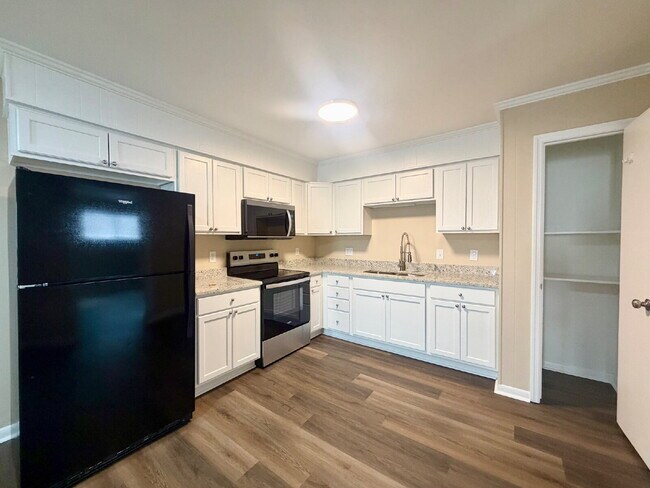 Photo - Two Bedroom Condo Located close to Everything Hilton Head Island has to Offer! Unit J1