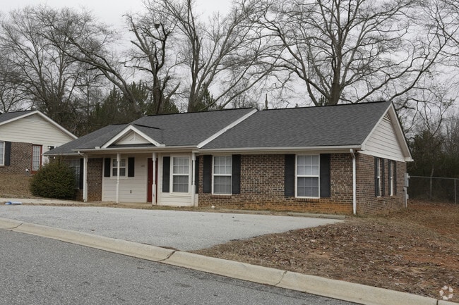 Photo - Rocky Creek Village Apartments