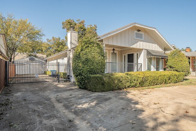 Photo - Charming Bungalow In Arlington Heights!
