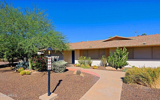 6203 N 12th Pl Unit 2