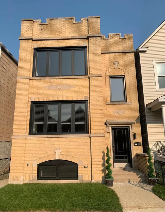 Photo - 3929 N Whipple St Apartment Unit 1