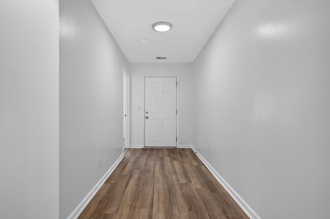 Photo - Beautiful home in Elgin