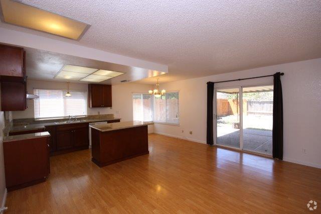 Building Photo - Walking Distance to Cosumnes River College Rental