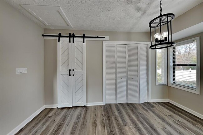 Photo - 1318 Shiloh Trail E Northwest