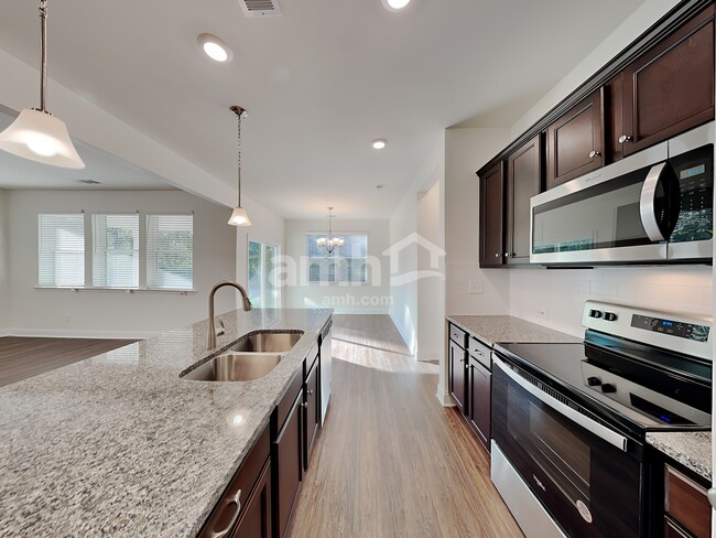 Photo - 7062 Creeksong Dr