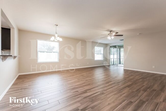 Photo - 3643 Ryegrass St
