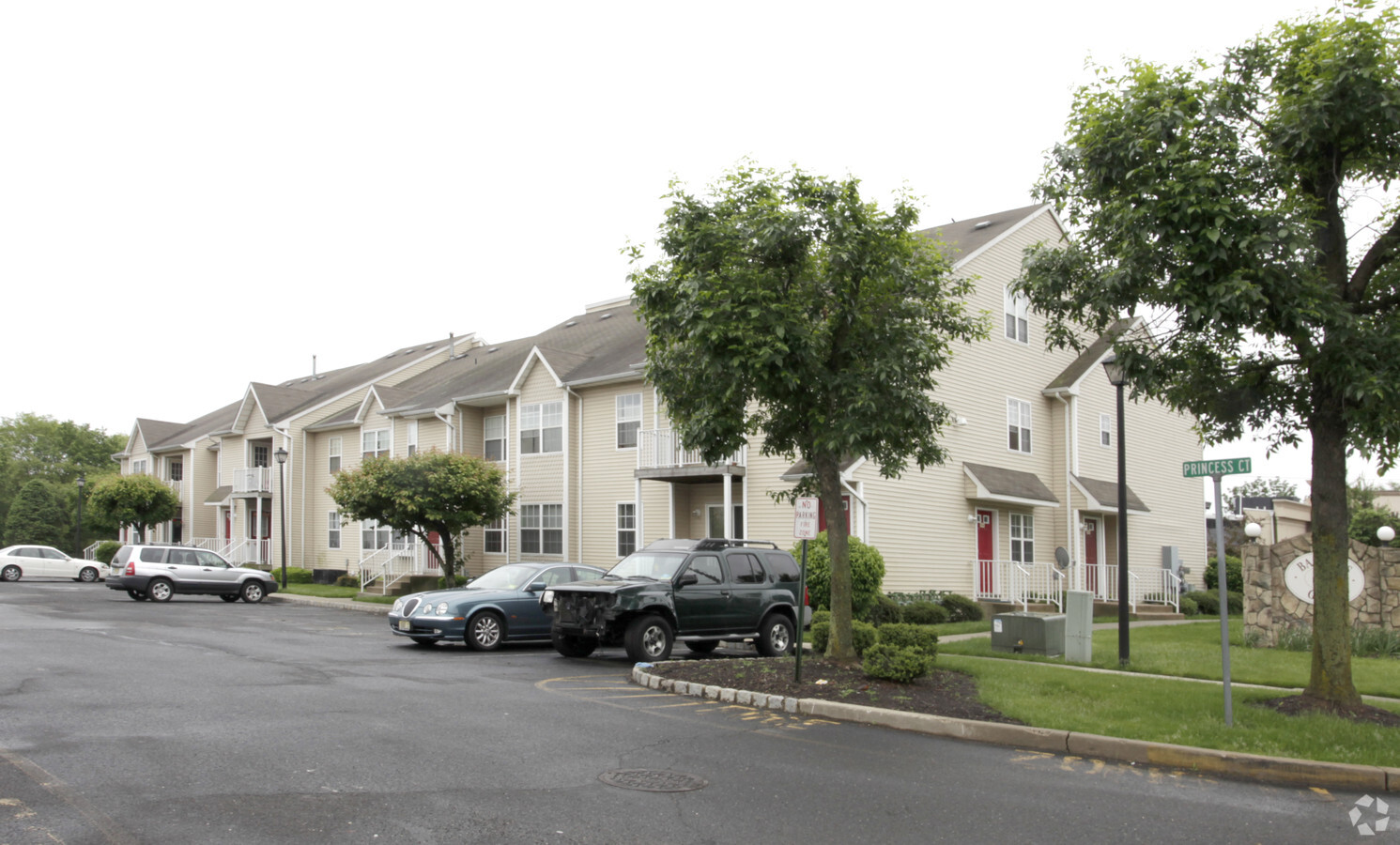 Barron's Gate - Barron's Gate Apartments