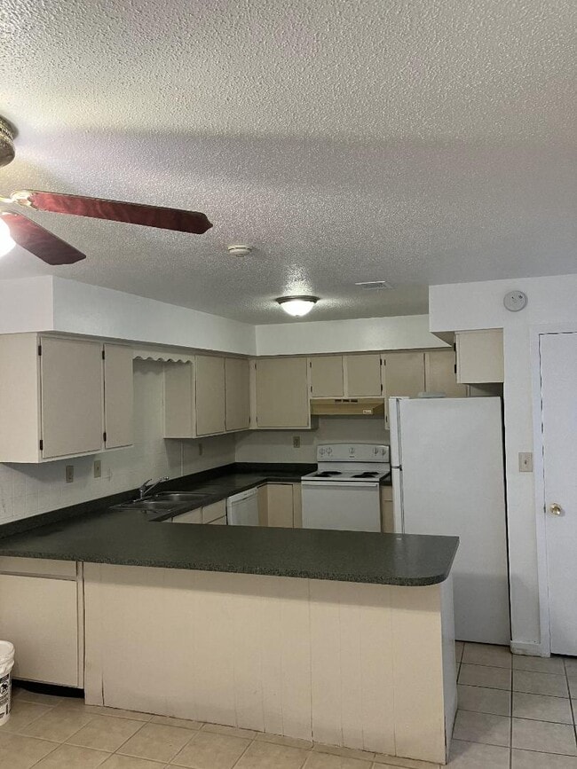 Photo - 378 SE Lake Forest Pl