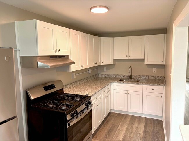 Building Photo - 21 W 21st St