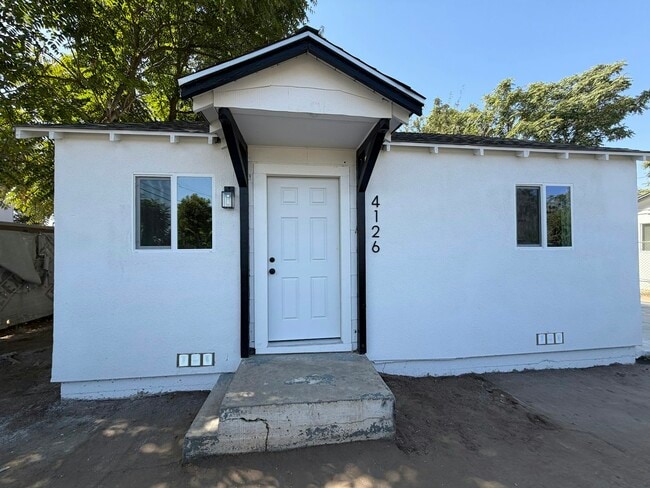 Building Photo - 4126 E Burns Ave