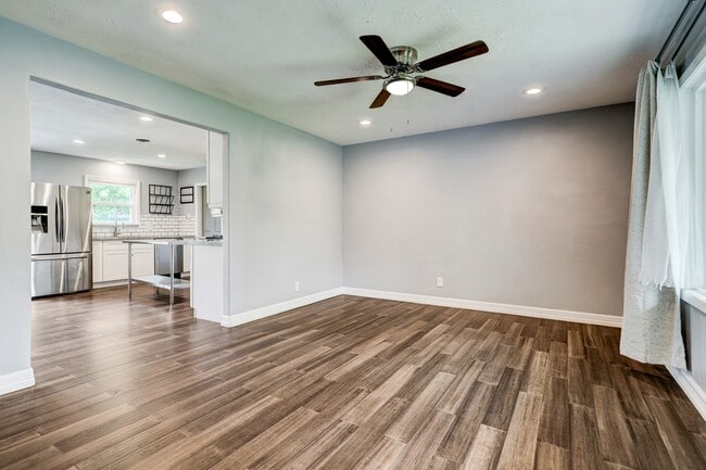 Photo - 7011 Neff St