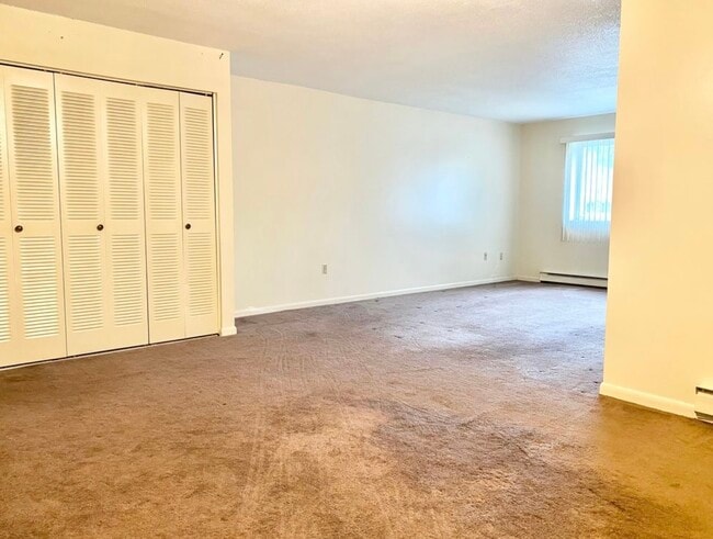 Living room - 2108 Phillips Rd Unit 47