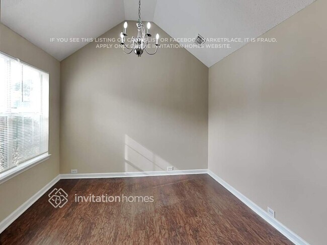 Photo - 6942 Foxmoor Way