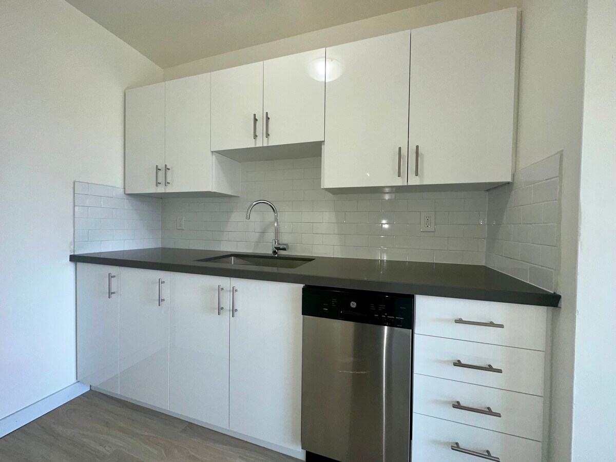 Photo - Chateau Towers