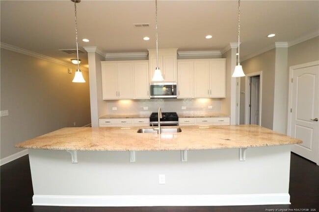 Photo - 410 Boscawen Ln