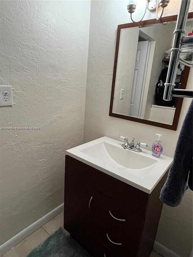 Photo - 8601 SW 68th Ct Unit 2