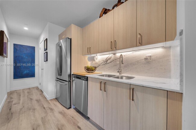 Photo - 320 NE 126th St Unidad 32