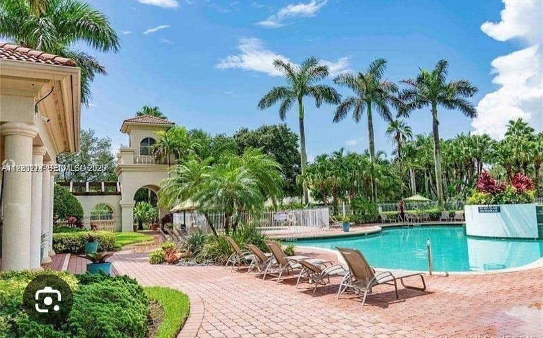 Photo - 2200 NW 72nd Way Unidad 2200