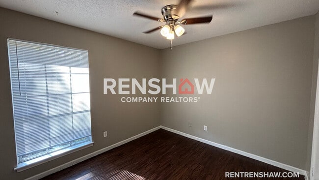 Photo - 2890 Meadowbrook Dr