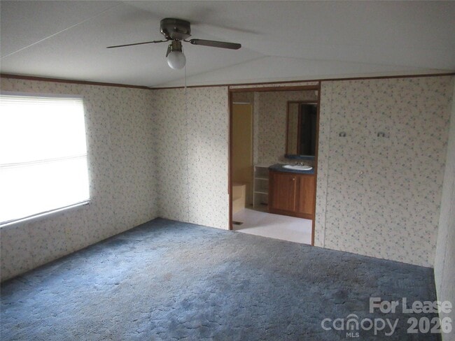 Photo - 2400 Skyview Ln