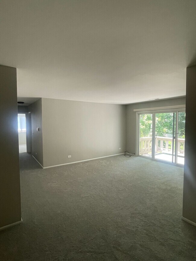 Living Room - 271 King's Mill Ct Unit D2