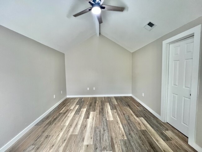 Photo - 1943 Patrician Way