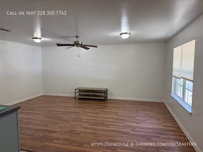 Photo - 124 30th 1/2 St-B Unit B